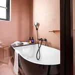 Days - One-bedroom With Balcony And Workspace In Vinohrady דירה
