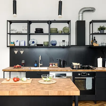 Days - One-bedroom With Balcony And Workspace In Vinohrady Prag