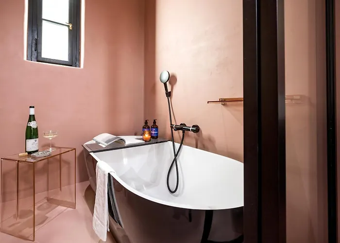 Days - One-bedroom With Balcony And Workspace In Vinohrady Apartamento