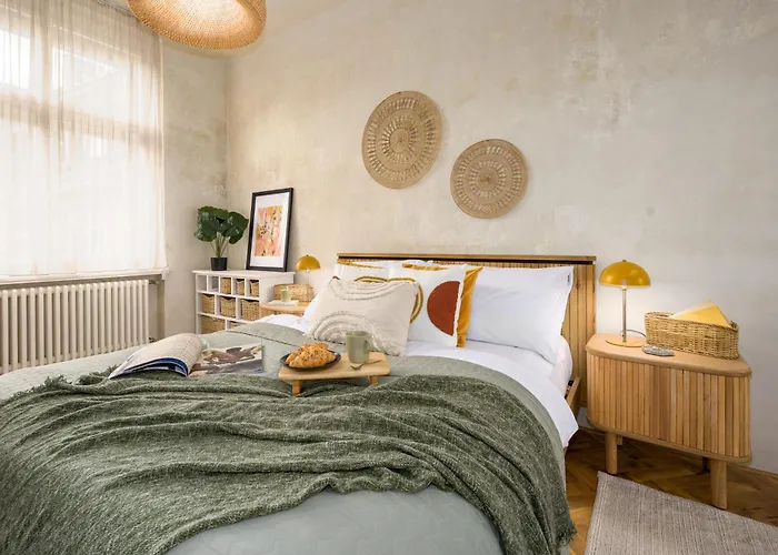 Lägenhet Days - One-bedroom With Balcony And Workspace In Vinohrady Prag