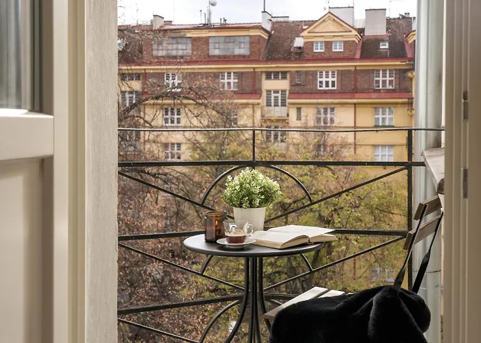 Days - One-bedroom With Balcony And Workspace In Vinohrady Prag